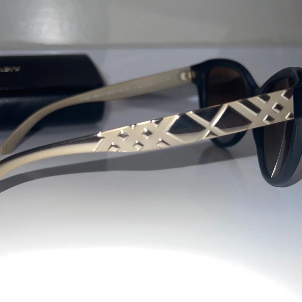 Burberry Sunglasses - Picture 3 of 11